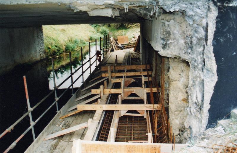 budecanal014.jpg - Completed walkway