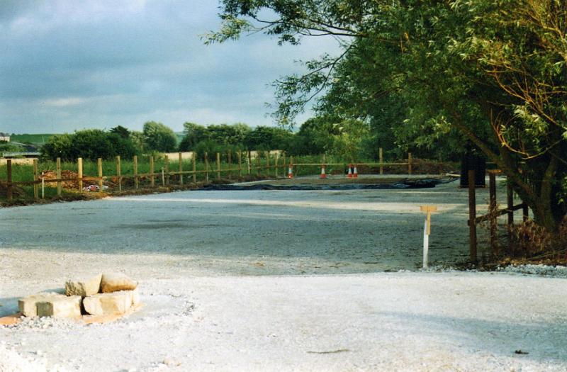 budecanal005.jpg - Shows setts being laid