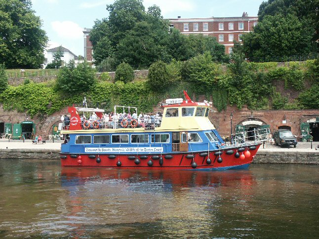 The "Pride of Exmouth" awaiting departure from Exeter Quay